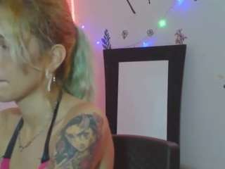 MacarenaDiaz nude on live sex chat