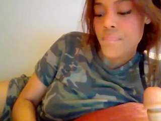 MiaMuffn nude on live sex chat