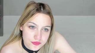 MilaSweeet nude on live sex chat