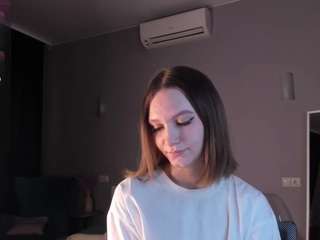 SaraWin nude on live sex chat