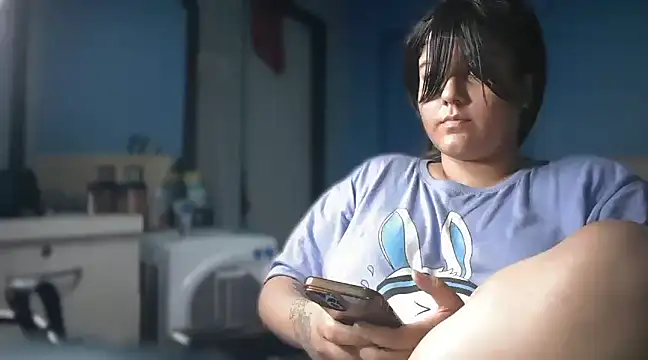 yourslustyshanaya naked strip on webcam for live sex chat