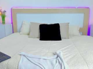 AmmyBaker nude on live sex chat
