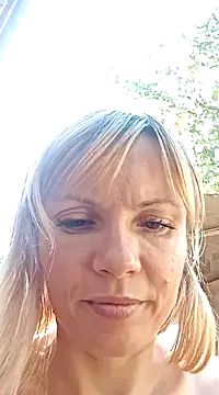 Anita-Smith naked strip on webcam for live sex chat