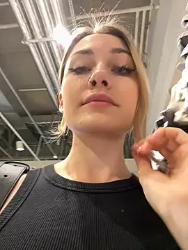 baby_brownie naked strip on webcam for live sex chat