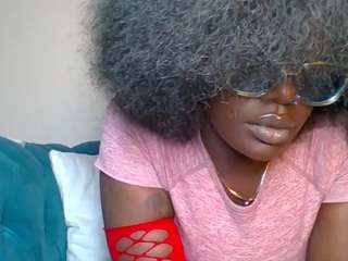 BLACKMINAJ nude on live sex chat