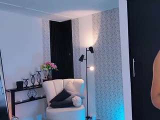 Daahlia-cooper nude on live sex chat
