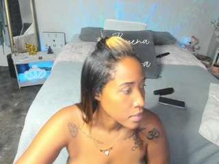 DulceLorraiine nude on live sex chat