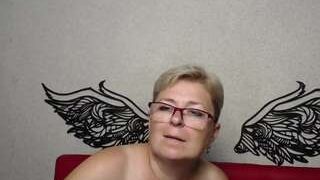 EmiliaGree nude on live sex chat