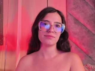 EmilySilver nude on live sex chat