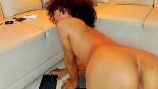 Joy-hoe23 nude on live sex chat