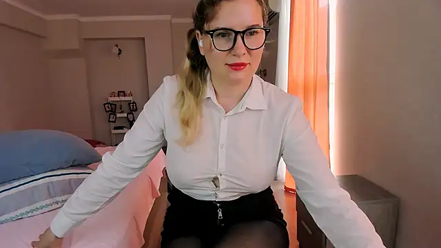 Julia_Burns88 naked strip on webcam for live sex chat