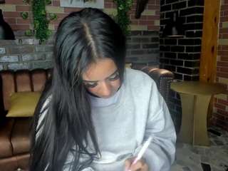 Maeva-angels nude on live sex chat