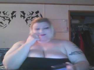 Mizzthickumz nude on live sex chat