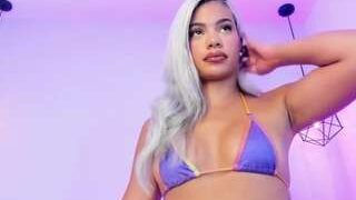 Shelynna, ? nude on live sex chat