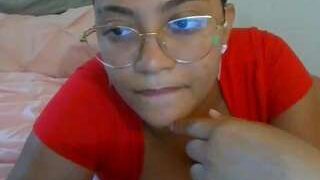 Willowx001 nude on live sex chat