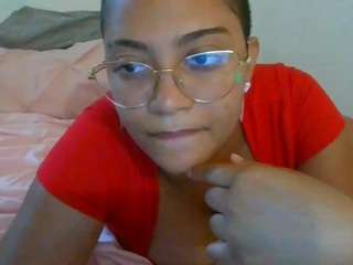 Willowx001 nude on live sex chat