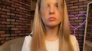 AmyDaviss nude on live sex chat