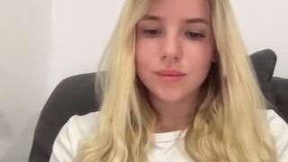 LindseyCandy nude on live sex chat