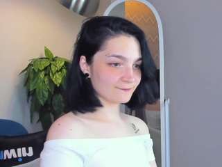 Luna-Moon13 nude on live sex chat