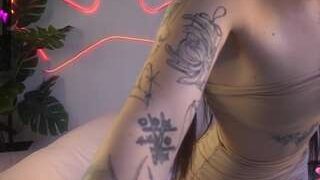 MissViviennn nude on live sex chat