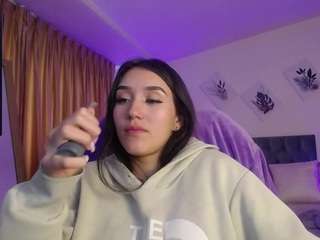 Paola-wood nude on live sex chat