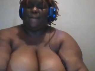 RahnDee2 nude on live sex chat