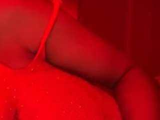 Rudegal30 nude on live sex chat