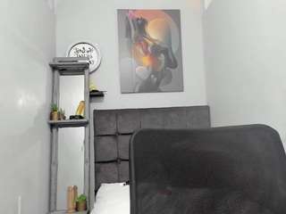 Sexyyessi nude on live sex chat