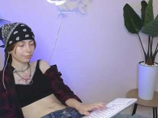 Skaaarllet nude on live sex chat