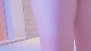 Emmy-Peach nude on live sex chat