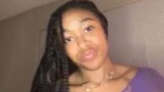 Goldie2pretty nude on live sex chat