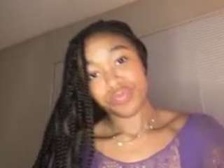Goldie2pretty nude on live sex chat