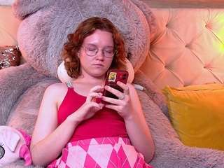 JulieMillers nude on live sex chat