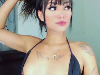 Miadanielaxx nude on live sex chat