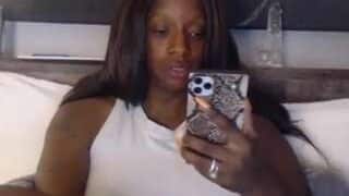 Naturelle nude on live sex chat