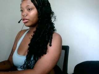 PromiseLux nude on live sex chat
