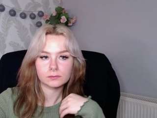 ScarletExtasy nude on live sex chat