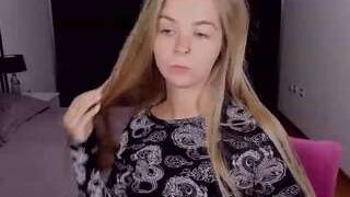 SirenaMoon nude on live sex chat