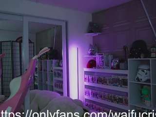 Waifu Cristal nude on live sex chat