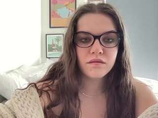 Amelialynneee nude on live sex chat