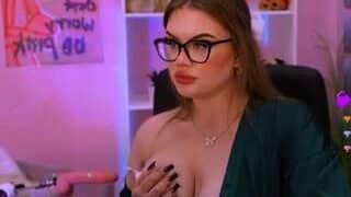 Ella-lucky nude on live sex chat