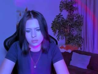 ElyaLevis nude on live sex chat