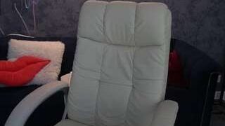 EmilyFoxy nude on live sex chat