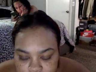 Frecklesnass nude on live sex chat