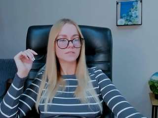 Helen-cuttie nude on live sex chat