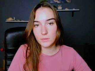 Luna-candy nude on live sex chat