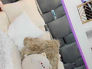 Danna-Luna nude on live sex chat