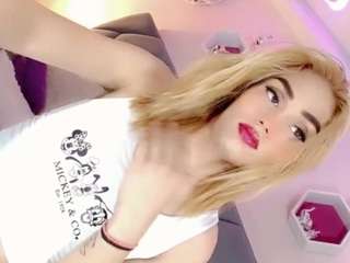 Hallyyhott nude on live sex chat