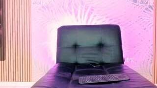 Laurarossi-Nova nude on live sex chat