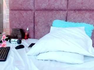 Madison, ? nude on live sex chat